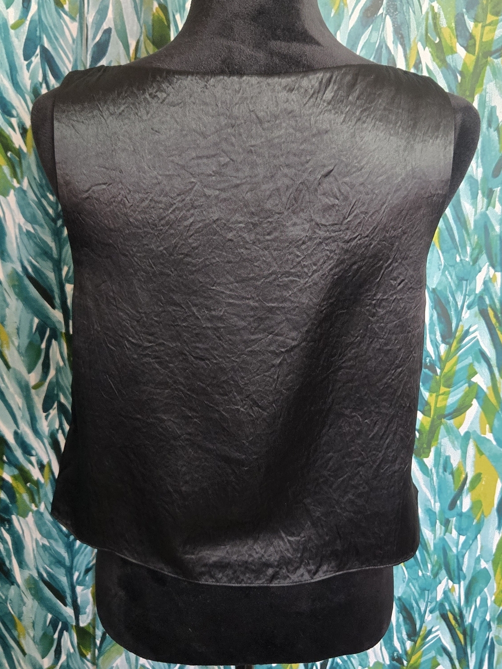 Aritzia Babaton Cunning Satin Top - Picture 4 of 9